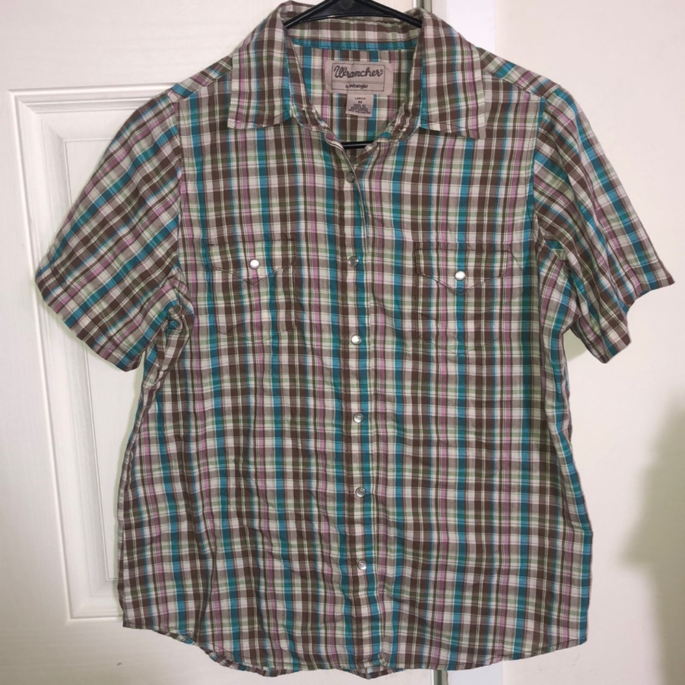 Wrangler flannel button down great for showing